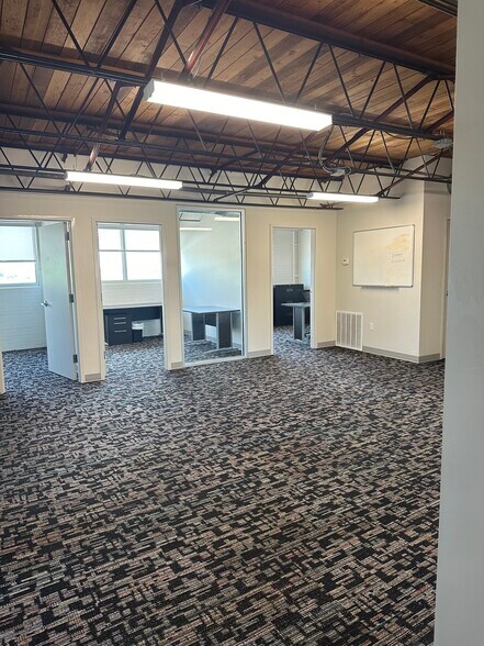 More Photos Of 1611-1613 N Broadway Ave, Oklahoma City Office For Lease