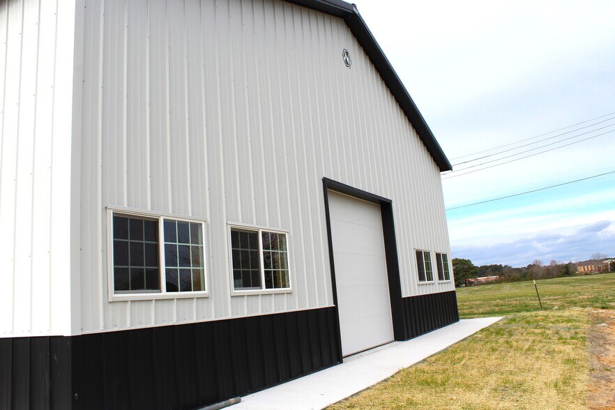 More Photos Of 3516 Main St, Exmore Light Distribution For Sale