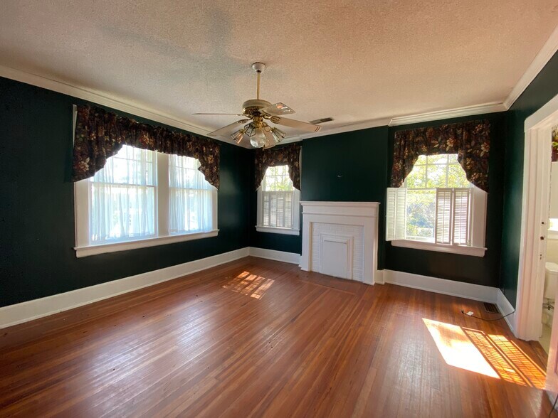 More Photos Of 421 N Lake Dr, Lexington Lodge Meeting Hall For Sale