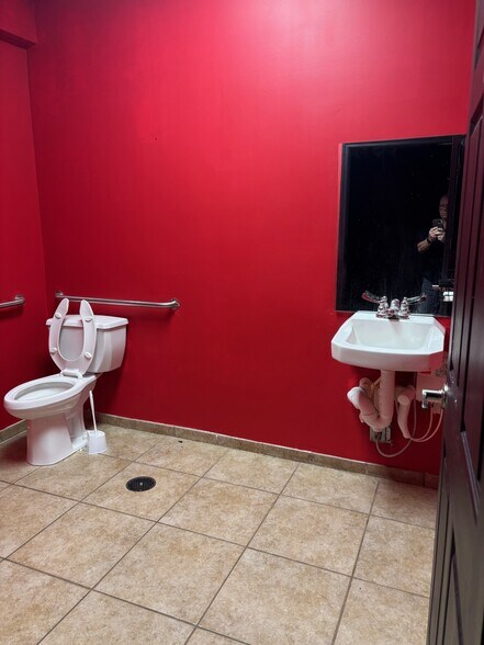 More Photos Of 9366 Balm Riverview Rd, Riverview Medical For Lease