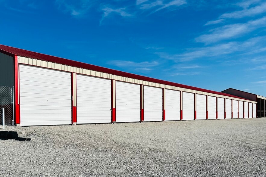 More Photos Of 10510 SE Hwy 7, Clinton Self Storage For Sale