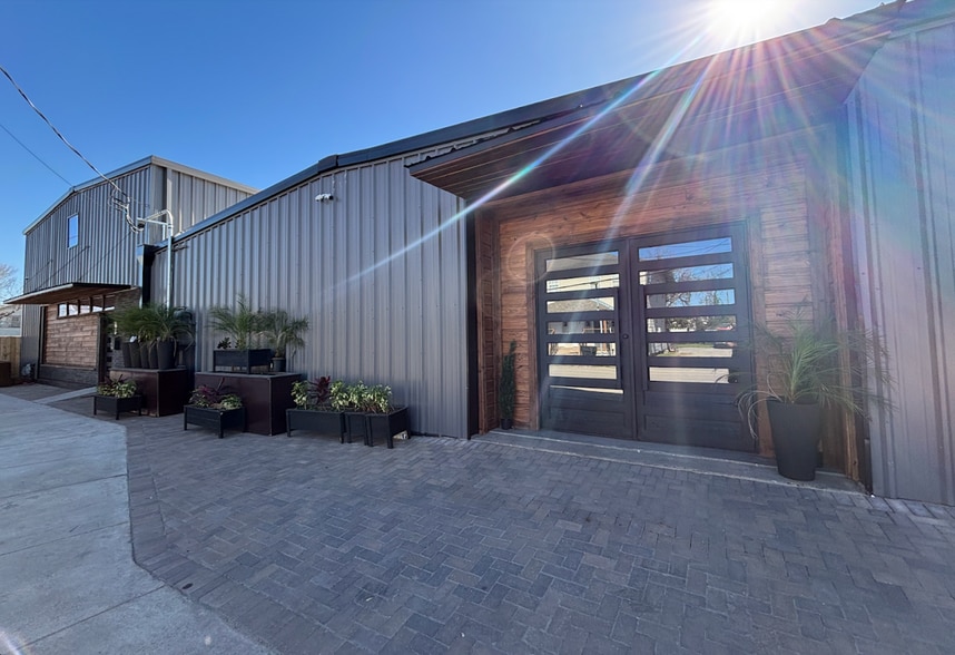Primary Photo Of 301 Adams St, Houston Coworking Space