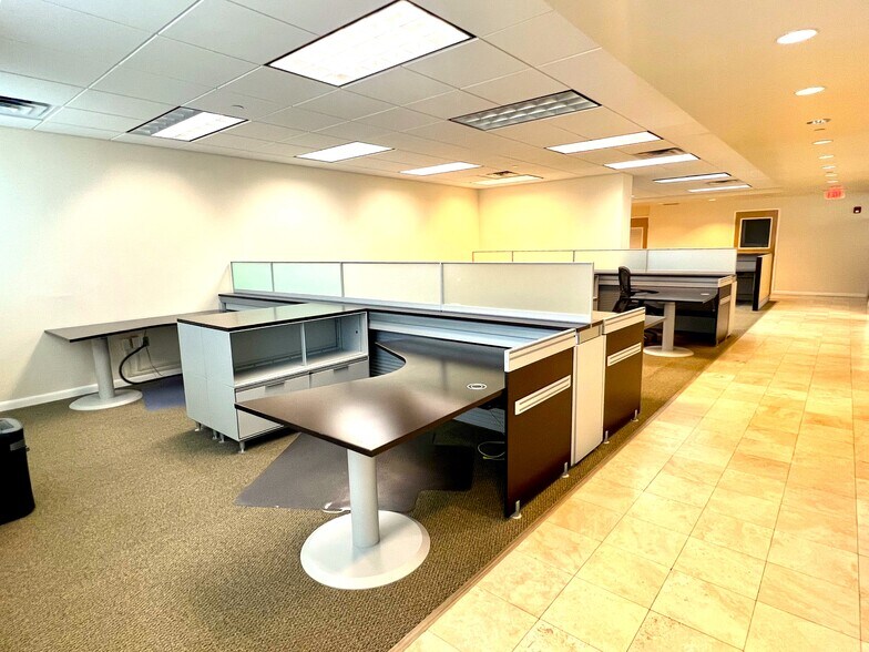 More Photos Of 3363 NE 163rd St, North Miami Beach Medical For Sale