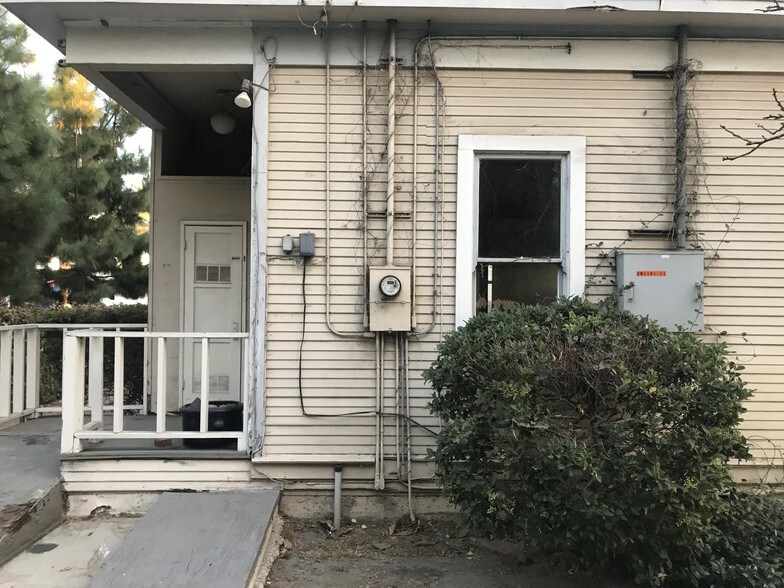 More Photos Of 1101 W Burbank Blvd, Burbank Office Residential For Lease