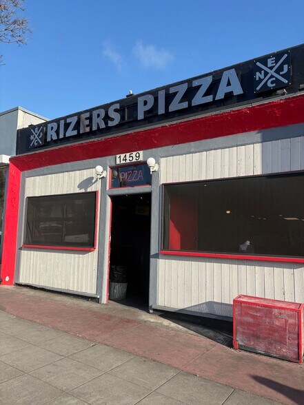 More Photos Of 1459 Garnet Ave, San Diego Restaurant For Lease