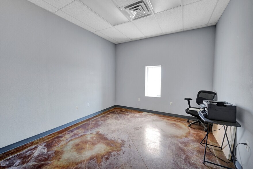 More Photos Of 8501 N FM 1788, Midland Warehouse For Sale