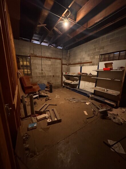 More Photos Of 517 S Main St, Stafford Flex For Sale