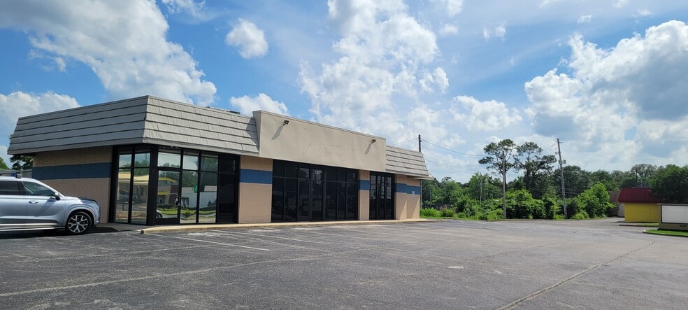 More Photos Of 5107 Summer Ave, Memphis Freestanding For Lease