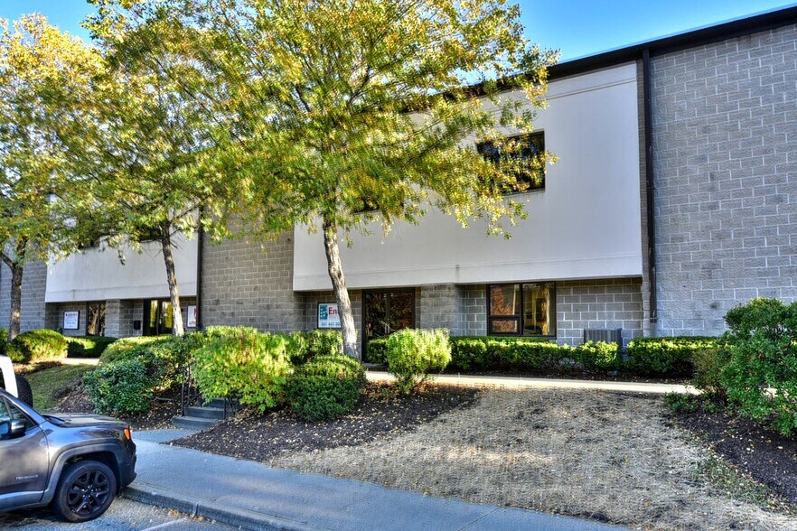 More Photos Of 230 West Parkway, Pompton Plains Flex For Sale