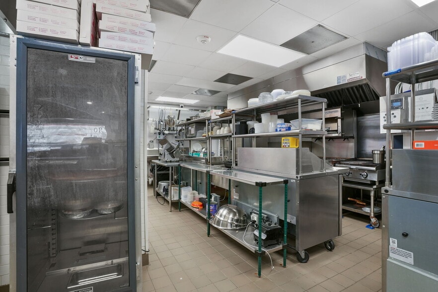 More Photos Of 4050 Main St, Bridgeport General Retail For Sale