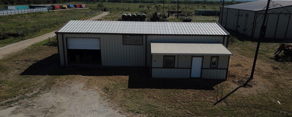 Primary Photo Of 6549 Interstate 35, Valley View Unknown For Lease