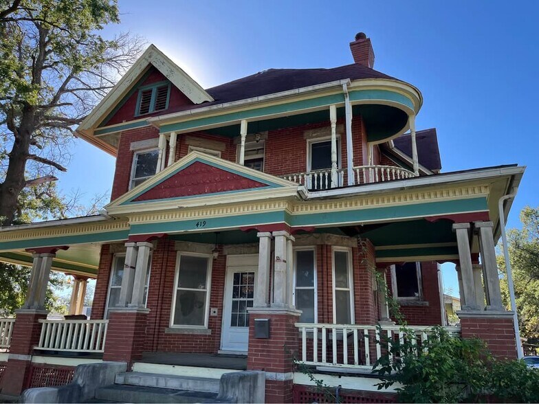 Primary Photo Of 419 W Locust St, Independence Specialty For Sale