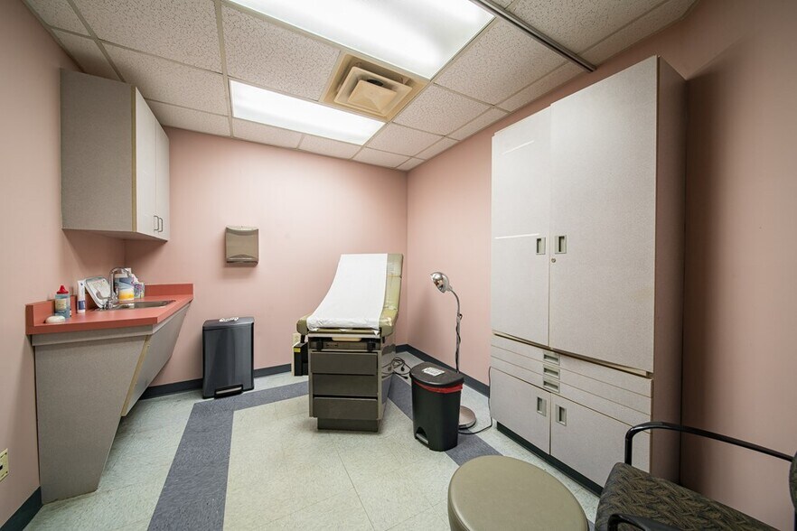 More Photos Of 1610 Opelika Rd, Phenix City Medical For Sale