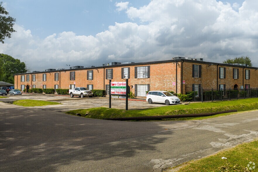Primary Photo Of 6301 Alfano St, Houston Apartments For Sale