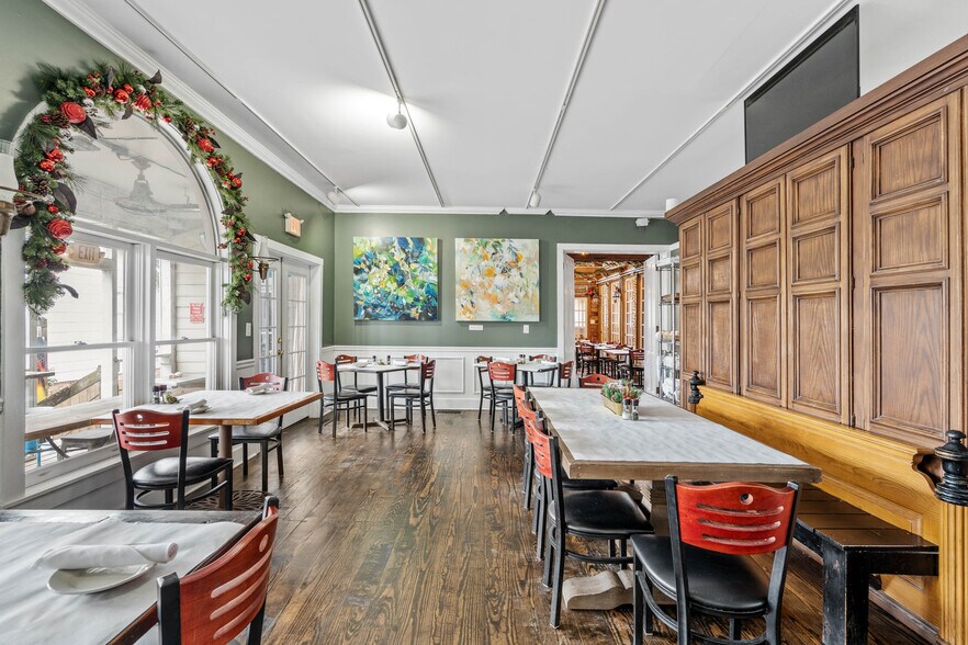More Photos Of 925 10th St, Port Royal Restaurant For Sale