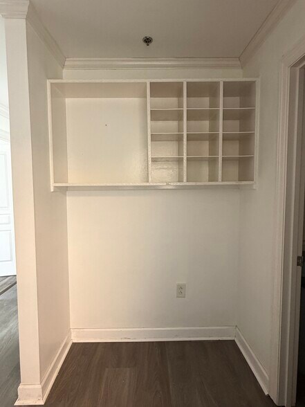More Photos Of 5722 Hickory Plaza Dr, Nashville Office For Lease