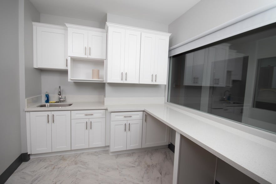 More Photos Of 4105 E Broadway, Long Beach Office For Lease