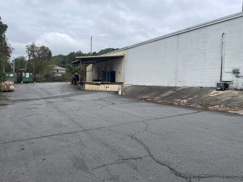 More Photos Of 815 N Rock St, Sheridan Unknown For Lease