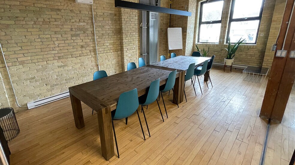 More Photos Of 139 Market Ave, Winnipeg Apartments For Sale