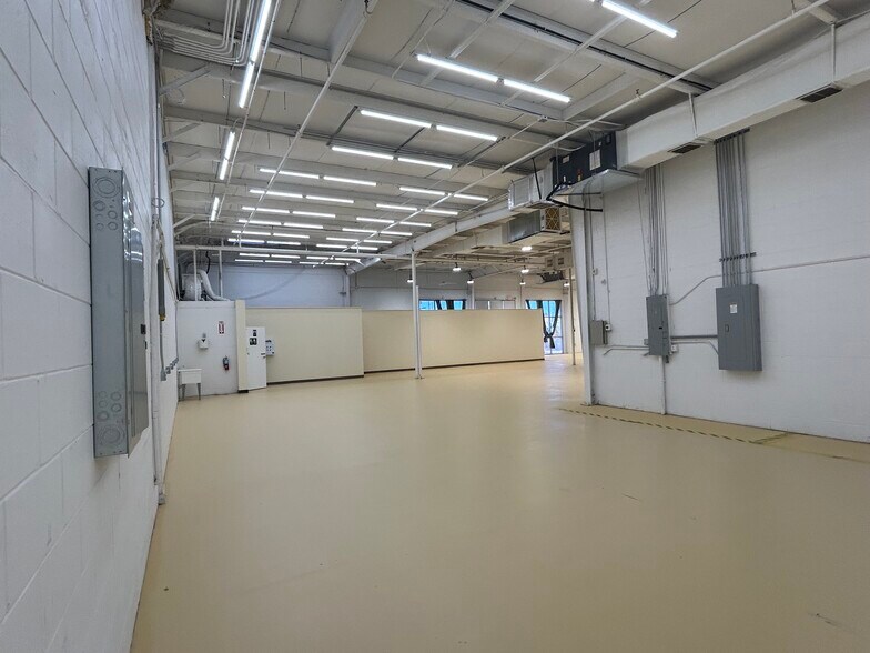 More Photos Of 7400 US Highway 19, New Port Richey Storefront For Lease