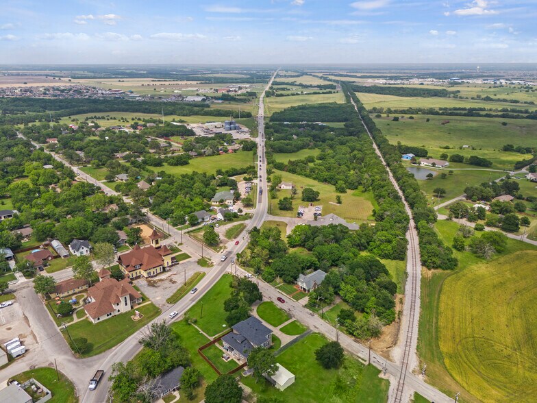 More Photos Of 107 S Josephine St, Royse City General Retail For Sale