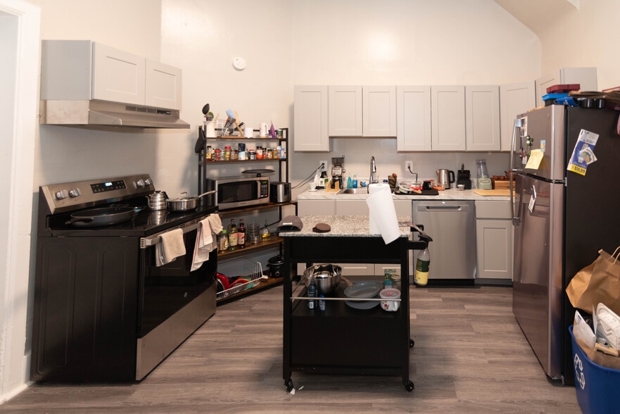 More Photos Of 50 W Biddle St, Baltimore Apartments For Sale