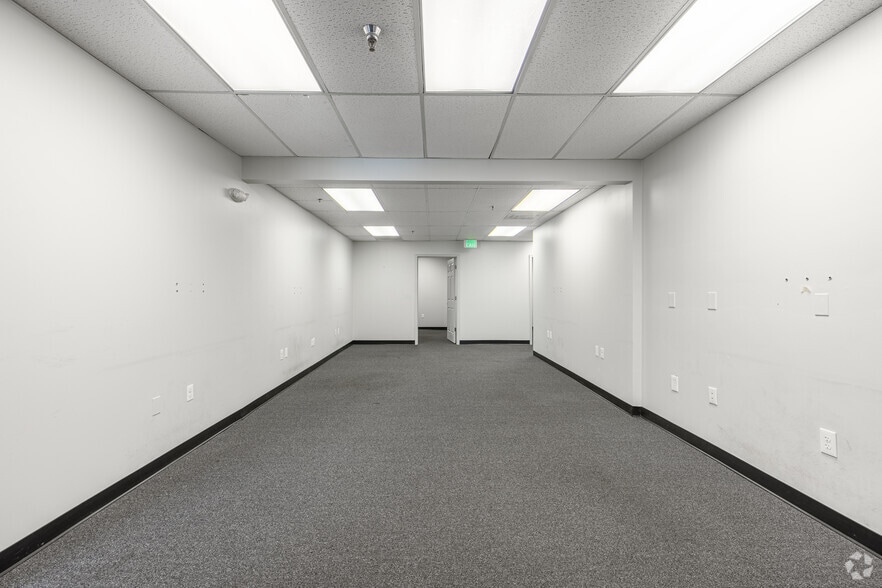 More Photos Of 1777 Reisterstown Rd, Pikesville Unknown For Lease