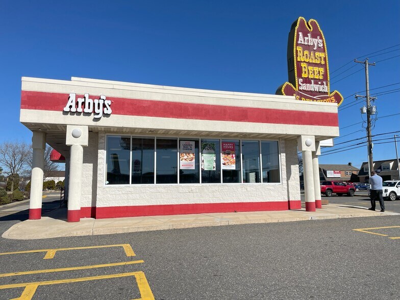 More Photos Of 4004 Concord Pike, Wilmington Freestanding For Sale