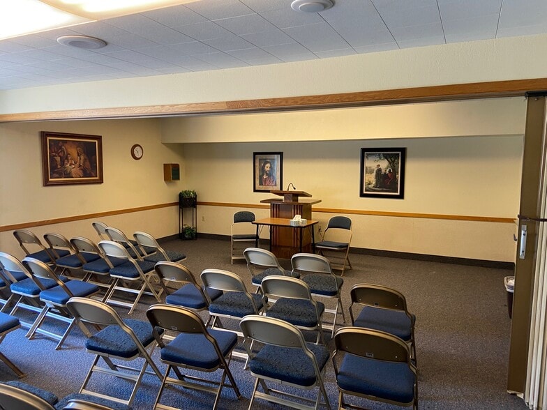 More Photos Of 1533 Market St, Springfield Religious Facility For Sale