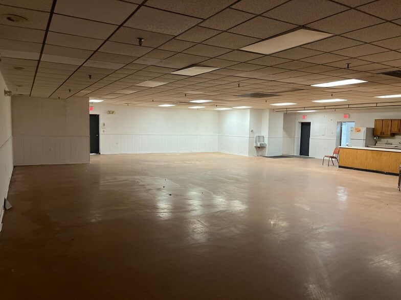 More Photos Of 304 Seaview Ave, Bridgeport Manufacturing For Lease