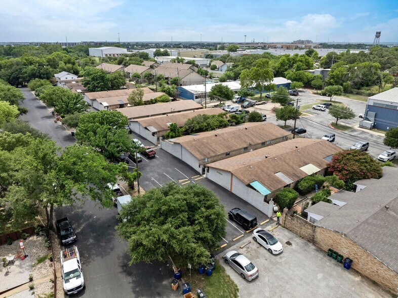 More Photos Of 3416 Willowrun Dr, Austin Apartments For Sale