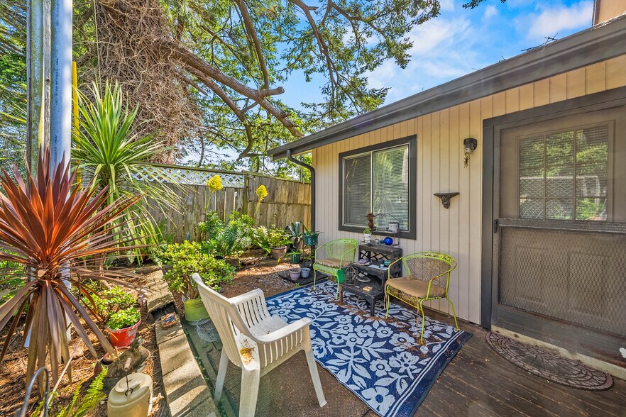 More Photos Of 542 Pacific Ave, Brookings Multifamily For Sale