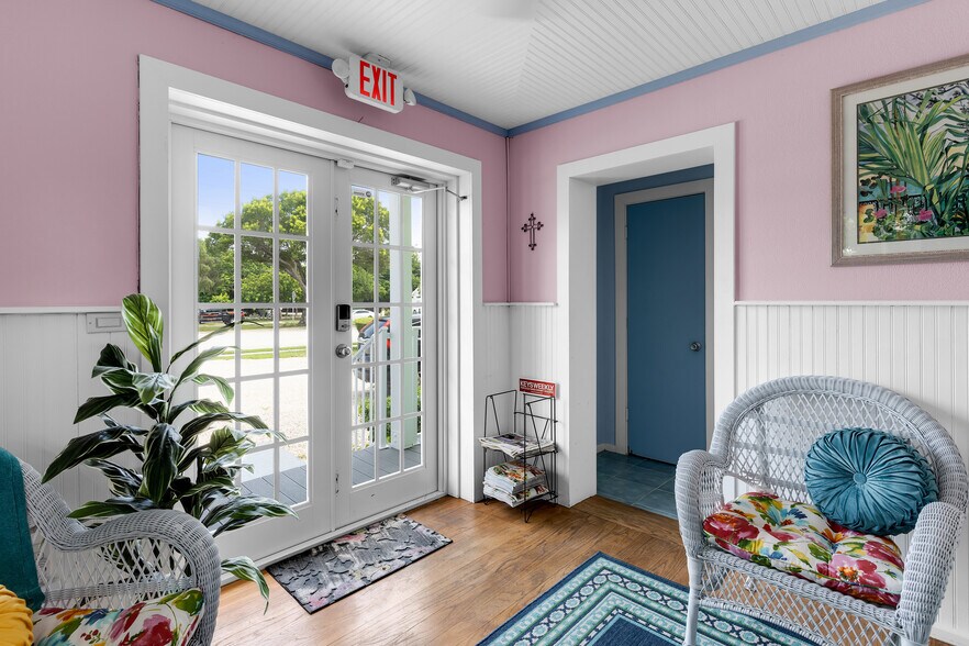 More Photos Of 91760 Overseas Hwy, Tavernier Office For Sale