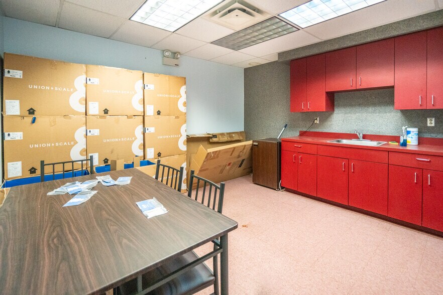 More Photos Of 1000 Church Hill Rd, Pittsburgh Office For Lease