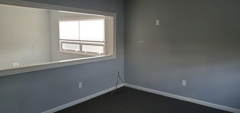 More Photos Of 1444 Clove Rd, Staten Island Office For Lease