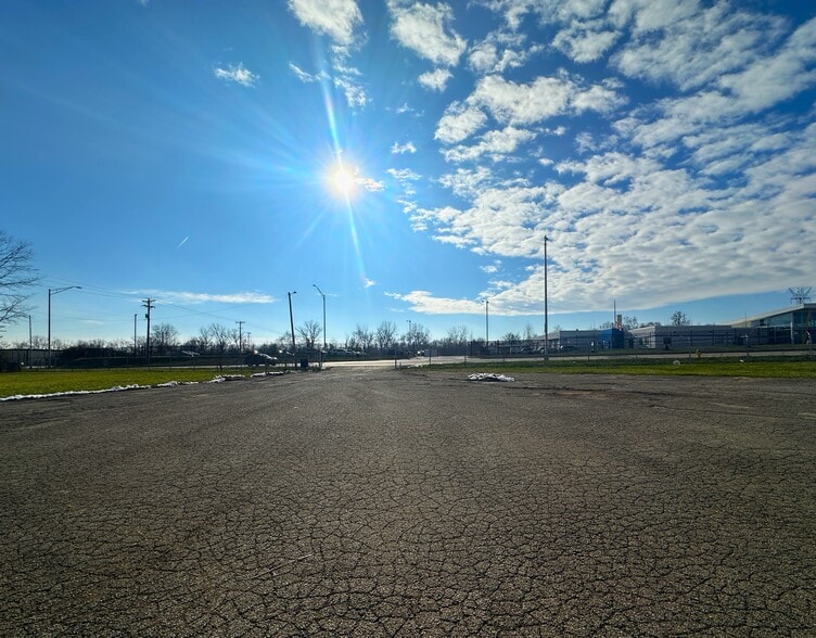 More Photos Of 4301 James H. McGee Blvd, Dayton Manufacturing For Lease