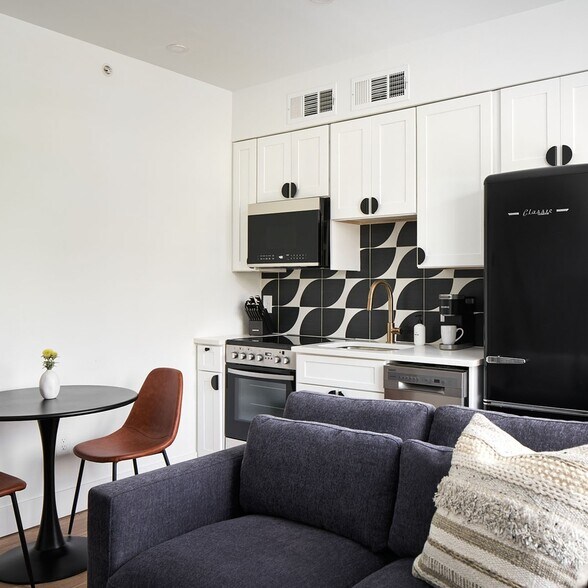 More Photos Of 1460 Peachtree St NW, Atlanta Apartments For Sale