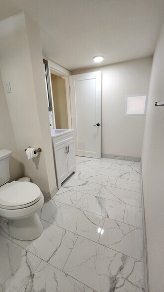 More Photos Of 204 S Coeur D Alene Ave, Harrison Restaurant For Sale