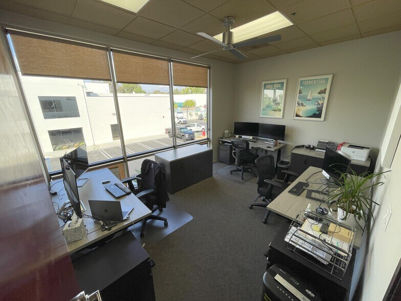 More Photos Of 26012 Pala, Mission Viejo Showroom For Lease