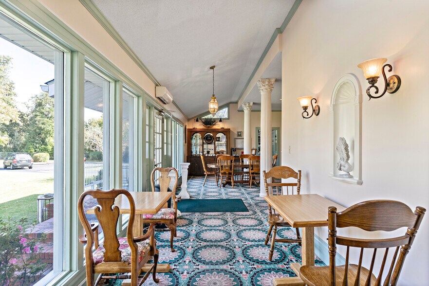 More Photos Of 426 W Church St, Swainsboro Hospitality For Sale
