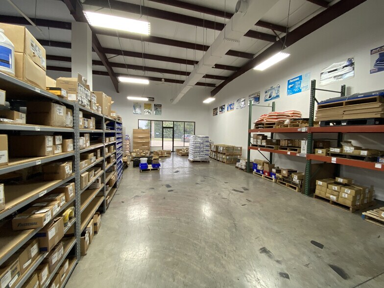 More Photos Of 380 E State Highway CC, Nixa Warehouse For Lease