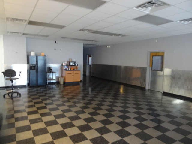More Photos Of 4400 Bragg Blvd, Fayetteville Showroom For Lease