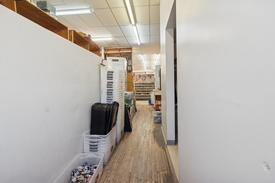 More Photos Of 314 N Penn Ave, Independence Freestanding For Sale