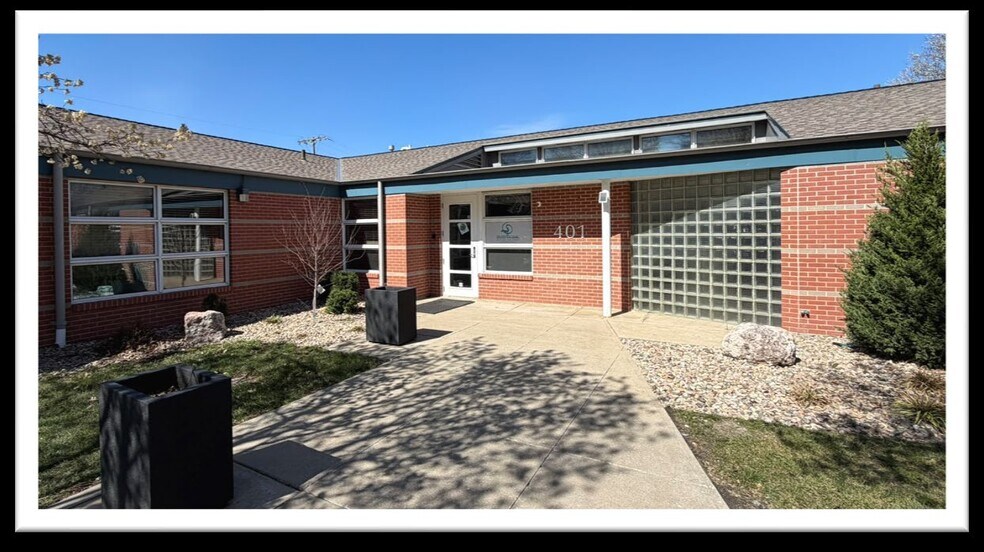 More Photos Of 401 N East St, Paola Office For Lease