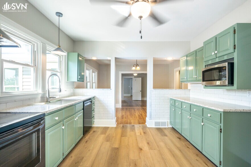 More Photos Of 2761 Lexington Rd, Richmond Office For Lease