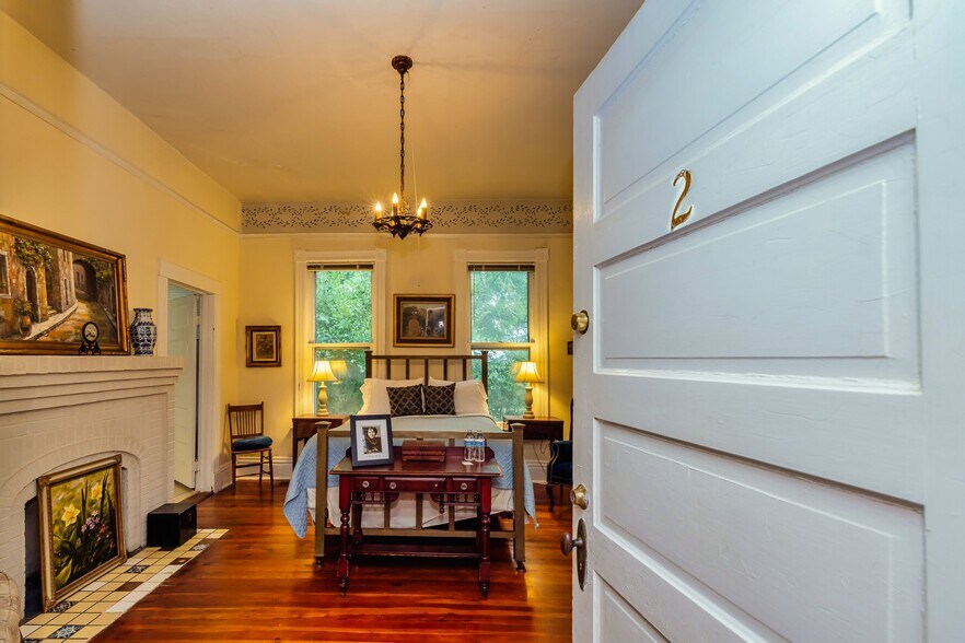 More Photos Of 252 Seavy St, Senoia Hospitality For Sale