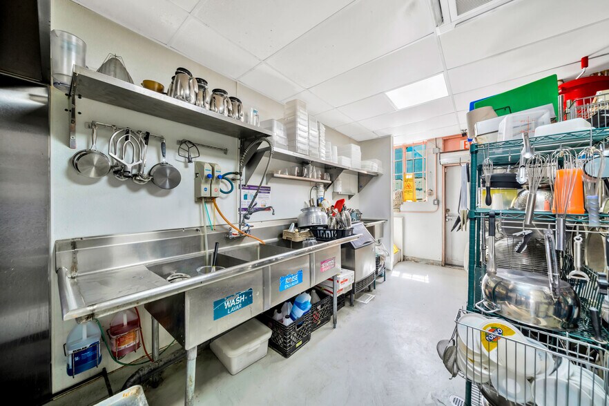 More Photos Of 73489 29 Palms Hwy, Twentynine Palms Restaurant For Sale