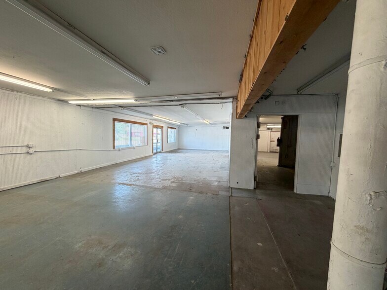 More Photos Of 1010 N Tennessee St, McKinney Freestanding For Sale