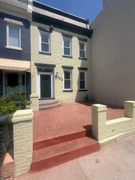 Primary Photo Of 2302 W Main St, Richmond Office For Lease