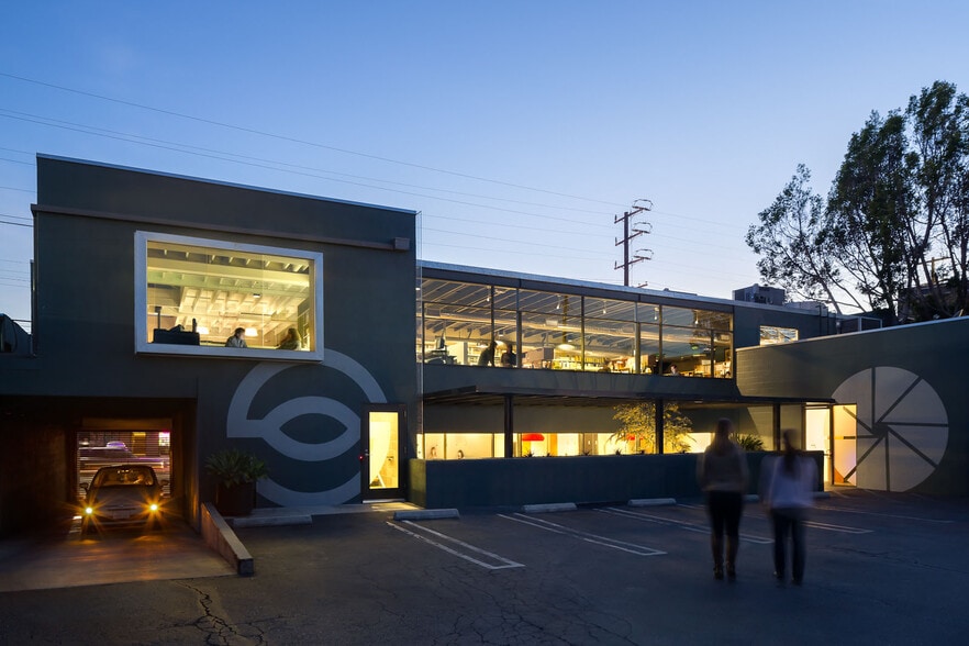 More Photos Of 5735 Melrose Ave, Los Angeles Loft Creative Space For Sale